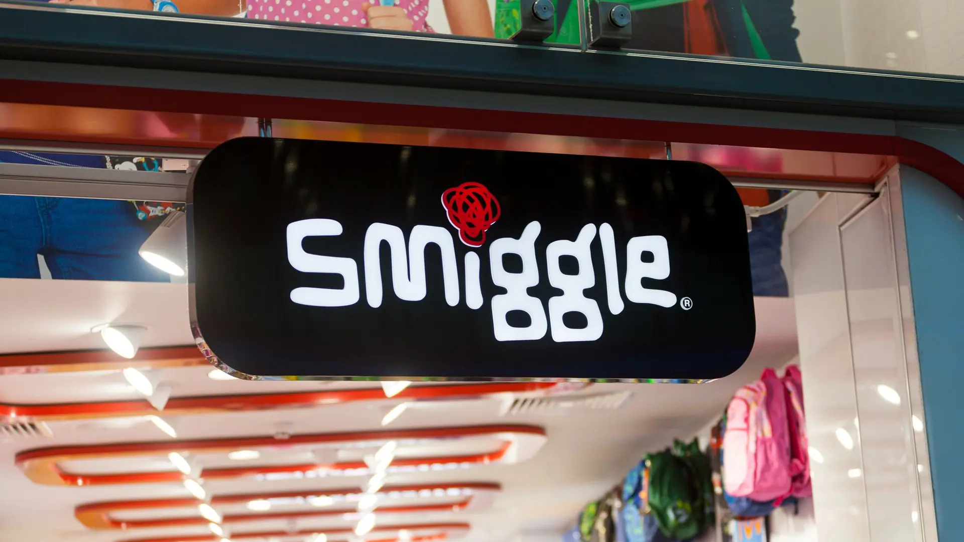 Smiggle store logo