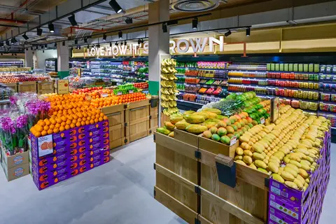Fruit & vegetable aisle in Whole Foods King's Road